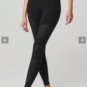 ALO Yoga Jet Black Textured Leggings